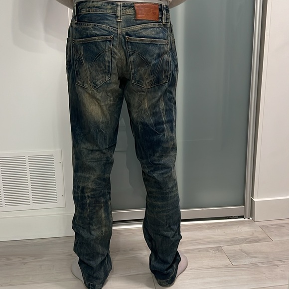 Men’s original Dolce and Gabbana

Size 32x32

Only worn once. - Picture 2 of 6